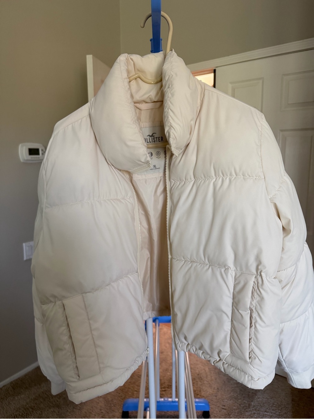 Hollister Women's Cream-White Puffer Jacket